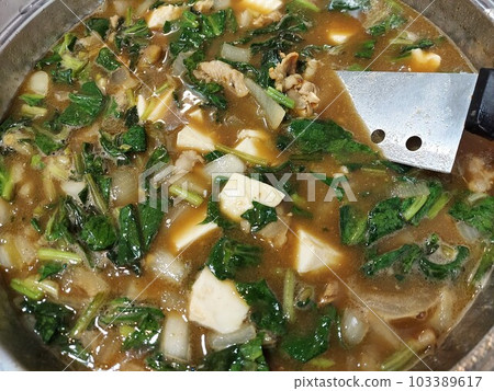 咖哩菠菜豆腐。 咖哩菠菜豆腐。 103389617