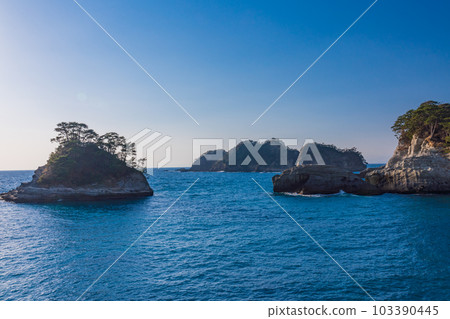 [Nishiizu Town, Shizuoka Prefecture] Coast of Dogashima 103390445