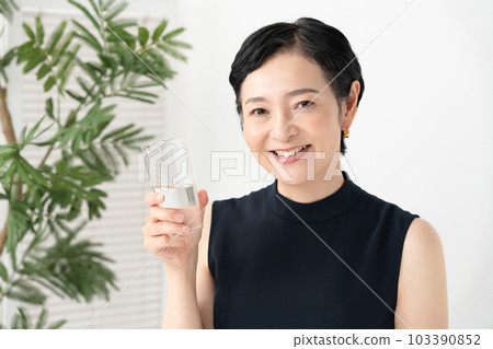 女性美容水 103390852