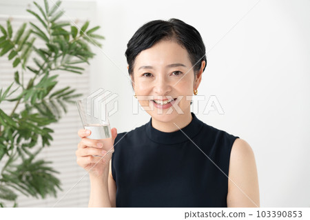 女性美容水 103390853