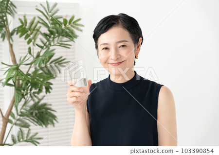 女性美容水 103390854