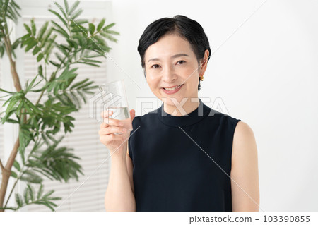 女性美容水 103390855