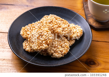Savory rice cracker 103391248