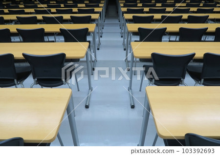 A classroom with no one 103392693