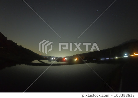 Nagasaka-cho, Hokuto City, Scorpio in the southeastern sky and paddy fields reflecting the starry sky 103398632