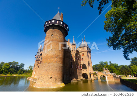 Exterior view of De Haar Castle under clear sky 103402536
