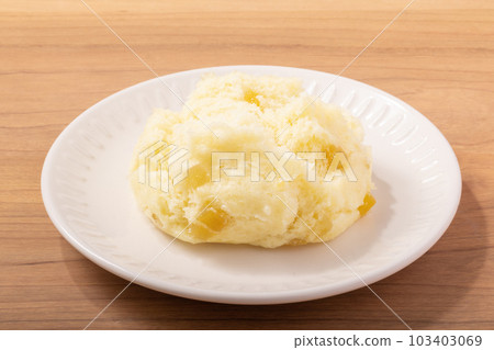 Steamed Sweet Potato Buns 103403069