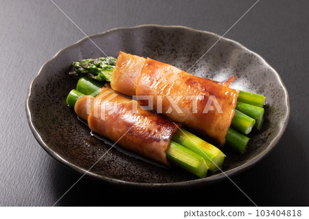 bacon-wrapped asparagus bacon-wrapped asparagus 103404818
