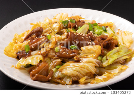 甜辣炒牛雜白菜 103405273