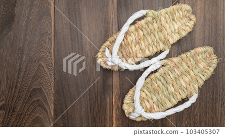 Straw sandals 103405307