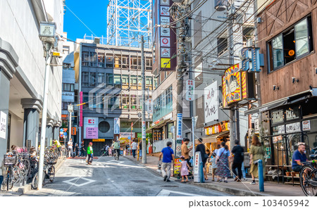 東京三軒茶屋茶澤通世田谷的城市景觀 東京三軒茶屋茶澤通世田谷的城市景觀 103405942