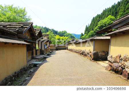 被破壞的谷Asakura廢墟恢復街道 103406698