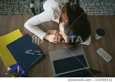 OL在午睡 103408532