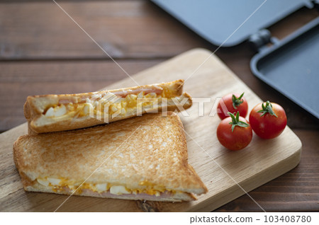 Egg ham hot sandwich Egg ham hot sandwich 103408780