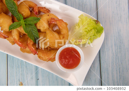 Recipe for shrimp fritters in sweet and sour sauce Recipe for shrimp fritters in sweet and sour sauce 103408932
