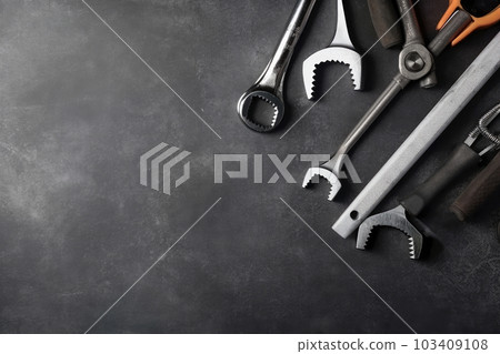 car, key, tool 103409108