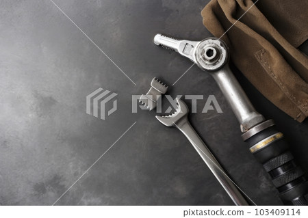 car, key, tool 103409114