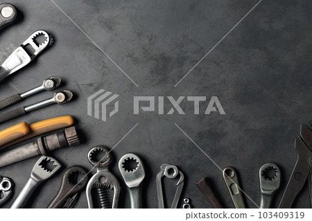 car, key, tool 103409319