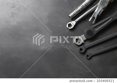 car, key, tool 103409321