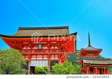 世界遺產京都清水寺仁王門 103410954