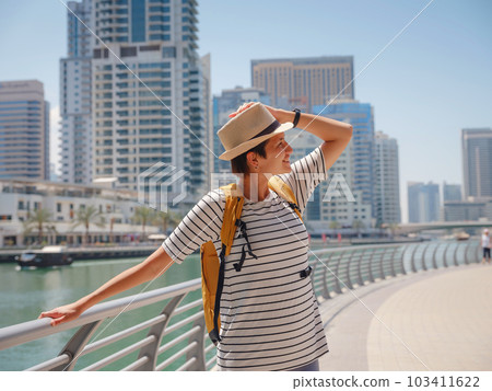 tourist trip to futuristic dubai 103411622