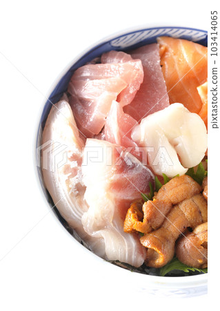 Overhead view of tuna, salmon, sea bream, scallop, and sea urchin on a white background 103414065