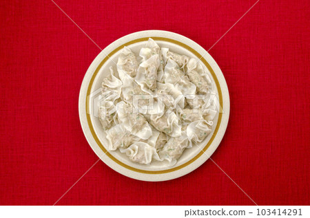boiled gyoza  103414291