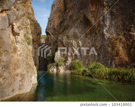 GUver canyon, beautiful clear water GUver canyon, beautiful clear water 103418001