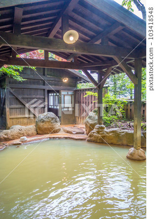 Fresh green open-air bath [Hirayu Onsen / Hirayu no Yu] 103418548