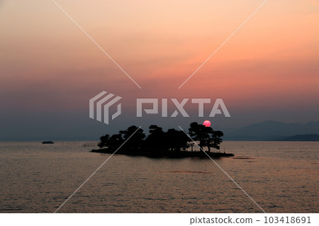 Evening view of Lake Shinji 103418691