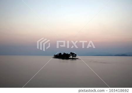 Evening view of Lake Shinji Evening view of Lake Shinji 103418692