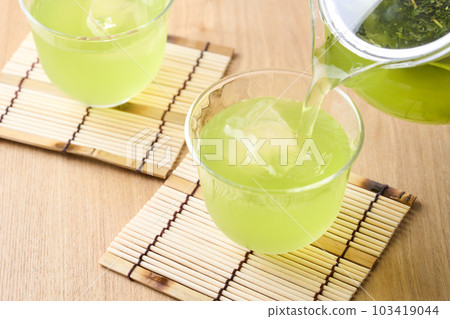 Cold green tea Cold green tea 103419044