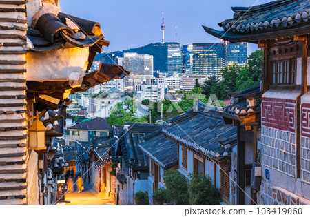 首爾北村韓屋村和 N 首爾塔夜景 首爾北村韓屋村和 N 首爾塔夜景 103419060