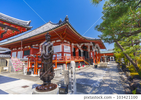 六波羅蜜寺:新綠的季節(京都市東山區六郎町) 六波羅蜜寺:新綠的季節(京都市東山區六郎町) 103421100