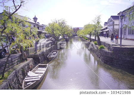 Kurashiki Bikan Historical Quarter canal Kurashiki Bikan Historical Quarter canal 103421986
