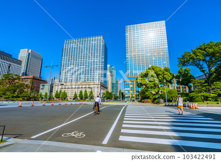 Tokyo cityscape in Japan Midsummer day. Bicycle lanes have also been developed... View of the buildings in front of the Babasakimon intersection = May 17 103422491