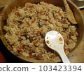 農村祖母煮的自製米飯 103423394