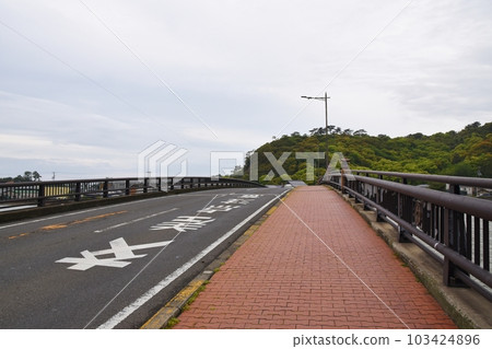 Shinkotodiki Bridge in the morning, Kagawa Shinkotodiki Bridge in the morning, Kagawa 103424896