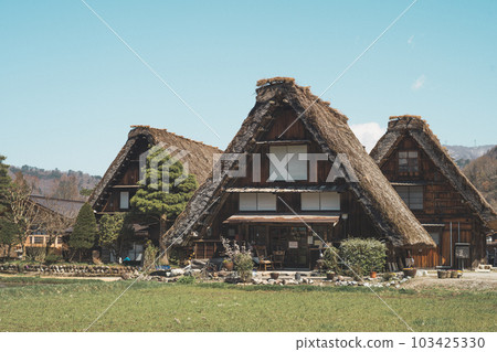 Three cute gassho-zukuri houses Three cute gassho-zukuri houses 103425330
