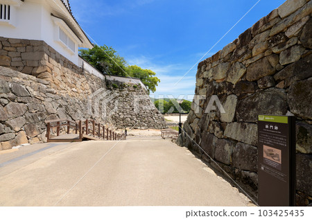 Okayama Castle Iron Gate (Okayama City, Okayama Prefecture) Okayama Castle Iron Gate (Okayama City, Okayama Prefecture) 103425435