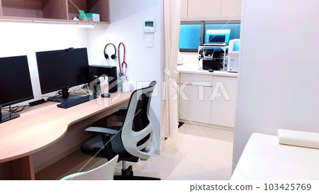 Pediatric Examination Room Bed Monitor Pediatric Examination Room Bed Monitor 103425769