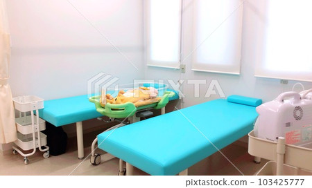 治療室床 103425777