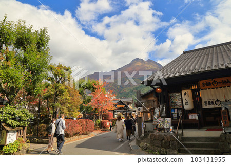 Autumn Yunotsubo Highway and Mt. Yufu 103431955