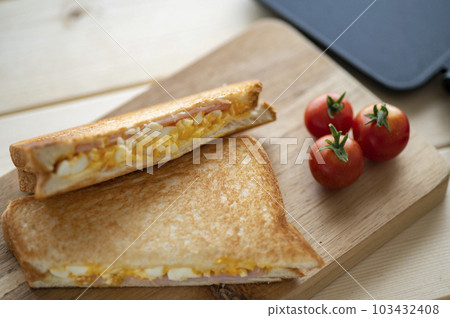 Ham and Egg Hot Sandwich Ham and Egg Hot Sandwich 103432408