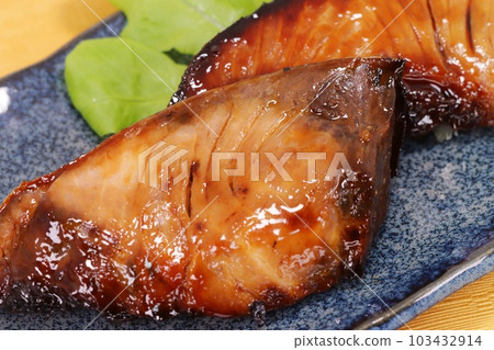 Yellowtail Teriyaki 烤魚配菜 Yellowtail Teriyaki 烤魚配菜 103432914
