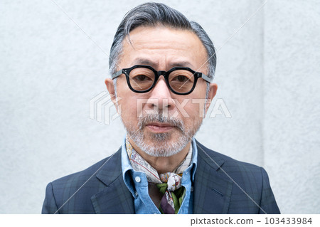 一個中年男子的肖像 103433984