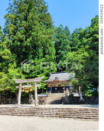 夏日的白川鄉：白川八幡神社 103434022