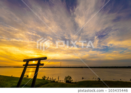 Katori Shrine's No. 1 torii gate 103435446