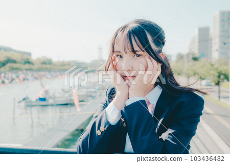 河邊黃昏的女高中生 103436482