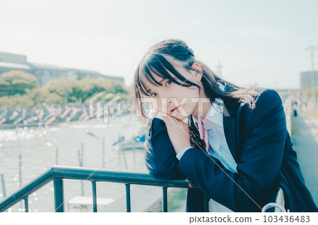 河邊黃昏的女高中生 河邊黃昏的女高中生 103436483